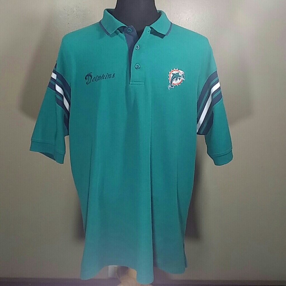 Miami Dolphins shirt.